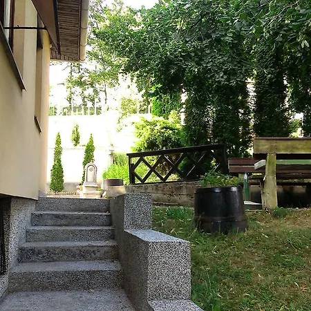 Guest house Vila Haris Pale